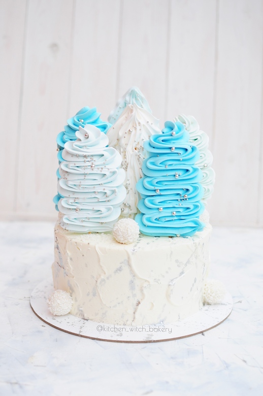 Новогодний торт с елками, 2200р/кг