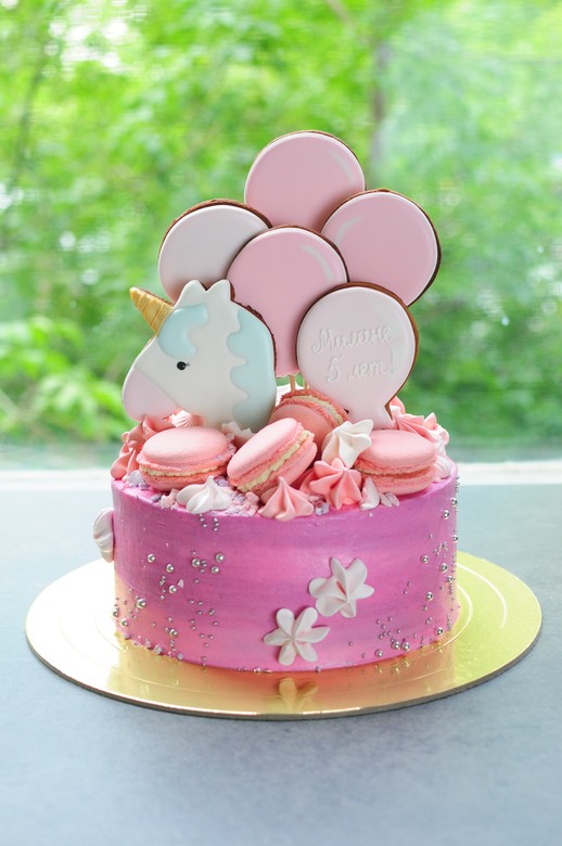 Торт - оформление Unicorn (Единорог с шарами), 3000руб/кг - первые 2.5 кг, далее 2500 р/кг